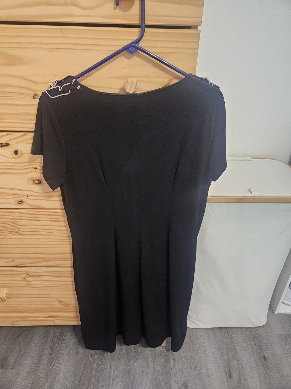 Source Unknown Black Short Sleeve Midi Dress with Shoulder Trim